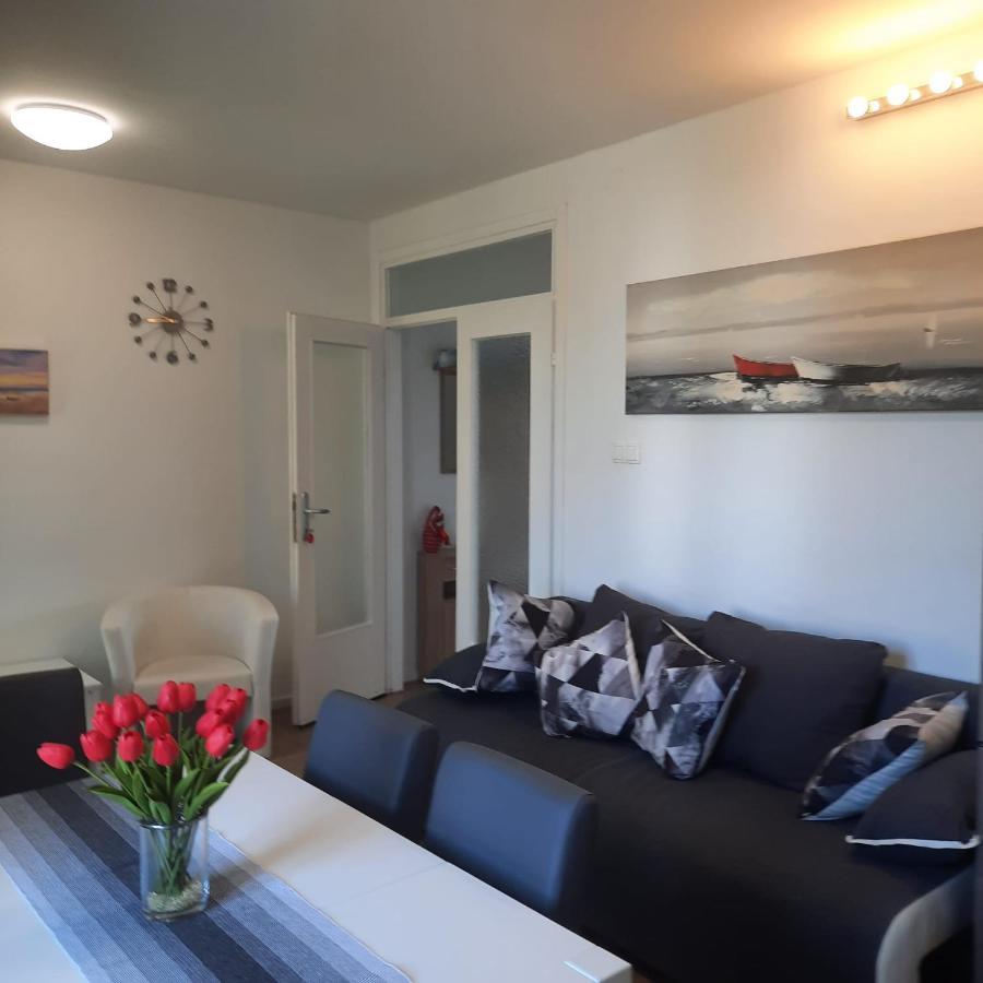 Beach Apartment Kate With Sea View, Balcony And Parking, Murter, Dalmatia Zewnętrze zdjęcie