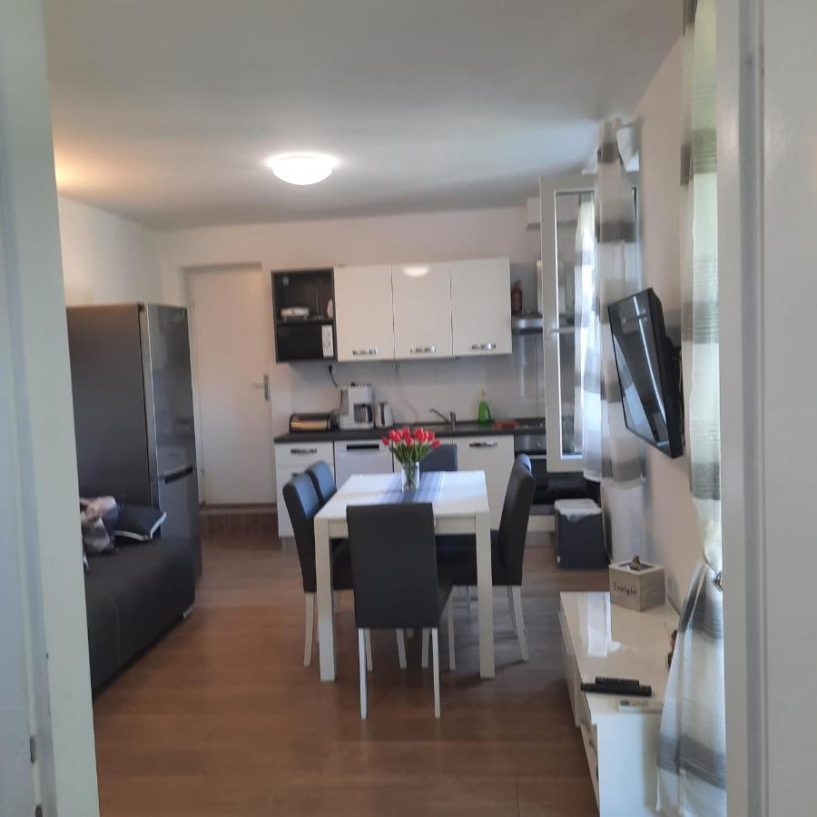 Beach Apartment Kate With Sea View, Balcony And Parking, Murter, Dalmatia Zewnętrze zdjęcie