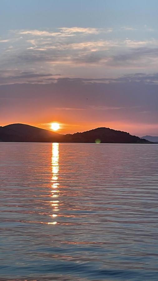 Beach Apartment Kate With Sea View, Balcony And Parking, Murter, Dalmatia Zewnętrze zdjęcie